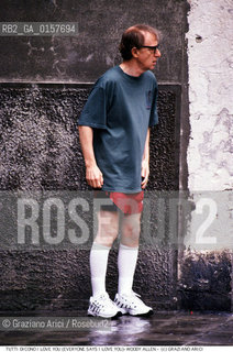 Nome:.TUTTI DICONO I LOVE YOU (EVERYONE SAYS I LOVE YOU).Descrizione:.MOVIE PICTURE - COMMEDIA / dir. WOODY ALLEN / SCARPE DA JOGGING.Credit:.©Graziano Arici/Rosebud2 Costo:.A.Nazione:.USA.Cittˆ:.VENEZIA.Data:.1996.