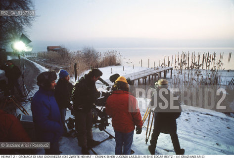 Nome:.HEIMAT 2 - CRONACA DI UNA GIOVINEZZA (DIE ZWEITE HEIMAT - CRONIK EINER JUGEND).Descrizione:.MOVIE PICTURE / DRAMMATICO - dir. EDGAR REITZ / TROUPE SUL SET.Credit:.©Graziano Arici/Rosebud2 Costo:.A.Nazione:.GERMANIA.Cittˆ:.MONACO.Data:.1992.