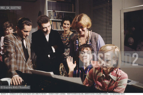 Nome:.HEIMAT 2 - CRONACA DI UNA GIOVINEZZA (DIE ZWEITE HEIMAT - CRONIK EINER JUGEND).Descrizione:.MOVIE PICTURE / DRAMMATICO - dir. EDGAR REITZ / MARTIN MARIA BLAUB, ARMIN FUCHS E SALOME KAMMER.Credit:.©Graziano Arici/Rosebud2 Costo:.A.Nazione:.GERMANIA.Cittˆ:.MONACO.Data:.1992.
