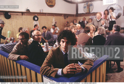 Nome:.HEIMAT 2 - CRONACA DI UNA GIOVINEZZA (DIE ZWEITE HEIMAT - CRONIK EINER JUGEND).Descrizione:.MOVIE PICTURE / DRAMMATICO - dir. EDGAR REITZ / HENRY ARNOLD.Credit:.©Graziano Arici/Rosebud2 Costo:.A.Nazione:.GERMANIA.Cittˆ:.MONACO.Data:.1992.