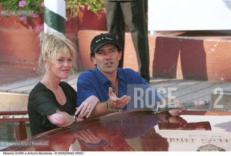 Nome:.GRIFFITH MELANIE.Descrizione:.CINEMA ATTRICE CON ANTONIO BANDERAS / MOSTRA DEL CINEMA.Credit:.©Graziano Arici/Rosebud2 Costo:.A.Nazione:.USA.Cittˆ:..Data:.1999.