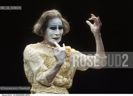 Nome:.KAZUO OHNO.Descrizione:.TEATRO BUTOH DANZA BALLERINO.Credit:.©Graziano Arici/Rosebud2 Costo:.A.Nazione:.GIAPPONE.Cittˆ:..Data:.1999.