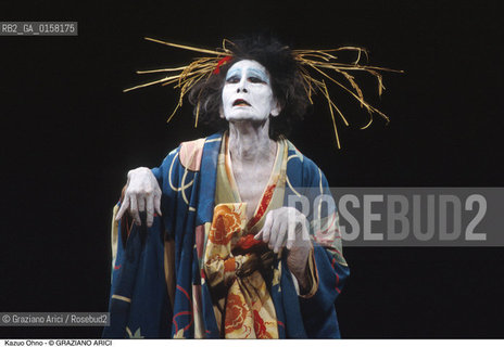 Nome:.KAZUO OHNO.Descrizione:.TEATRO BUTOH DANZA BALLERINO.Credit:.©Graziano Arici/Rosebud2 Costo:.A.Nazione:.GIAPPONE.Cittˆ:..Data:.1999.