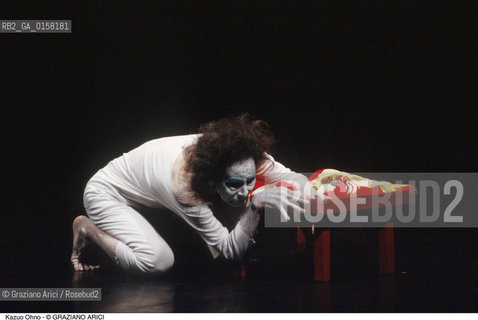 Nome:.KAZUO OHNO.Descrizione:.TEATRO BUTOH DANZA BALLERINO.Credit:.©Graziano Arici/Rosebud2 Costo:.A.Nazione:.GIAPPONE.Cittˆ:..Data:.1999.