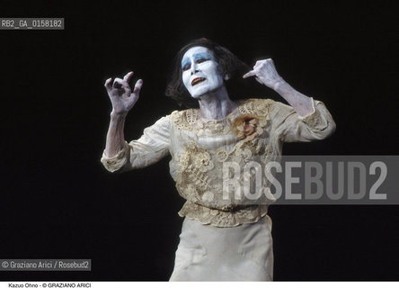 Nome:.KAZUO OHNO.Descrizione:.TEATRO BUTOH DANZA BALLERINO.Credit:.©Graziano Arici/Rosebud2 Costo:.A.Nazione:.GIAPPONE.Cittˆ:..Data:.1999.