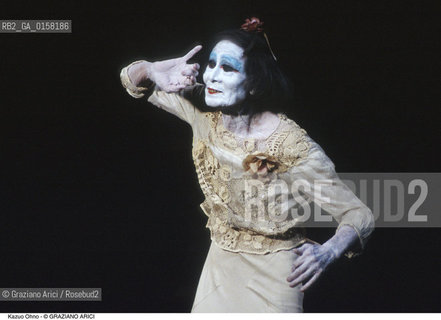 Nome:.KAZUO OHNO.Descrizione:.TEATRO BUTOH DANZA BALLERINO.Credit:.©Graziano Arici/Rosebud2 Costo:.A.Nazione:.GIAPPONE.Cittˆ:..Data:.1999.