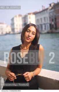 Nome:.VINCI SIMONA.Descrizione:.LETTERATURA SCRITTRICE.Credit:.©Graziano Arici/Rosebud2 Costo:.A.Nazione:.ITALIA.Cittˆ:..Data:.1999.