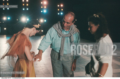 Caption: Nome: .PETIT ROLAND.Descrizione: .DANZA COREOGRAFO/CON BALLERINE.Credit: ©Graziano Arici/Rosebud2 / Costo: .A.Nazione: .FRANCIA.Cittˆ: ..Data: .1987