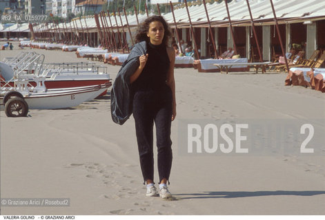 Caption: Nome: .GOLINO VALERIA.Descrizione: .CINEMA ATTRICE/SULLA SPIAGGIA AL LIDO .Credit: ©Graziano Arici/Rosebud2 / Costo: .A.Nazione: .ITALIA.Cittˆ: ..Data: .1995