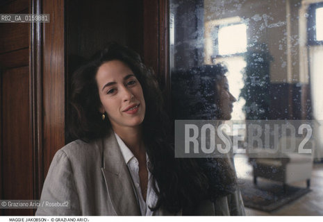 Nome: .JAKOBSON MAGGIE.Descrizione: .CINEMA ATTRICE/SPECCHIO.Credit: ©Graziano Arici/Rosebud2 / Costo: .A.Nazione: .USA.Cittˆ: .VENEZIA.Data: .1993.