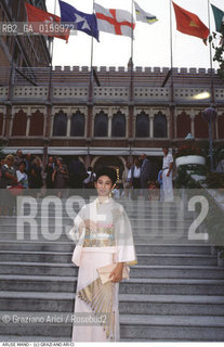 Nome: .MANO ARUSE.Descrizione: .CINEMA ATTRICE / DAVANTI ALLHOTEL EXCELSIOR / INDOSSA UN KIMONO.Credit: ©Graziano Arici/Rosebud2 / Costo: .A.Nazione: .GIAPPONE.Cittˆ: .VENEZIA.Data: .1993.