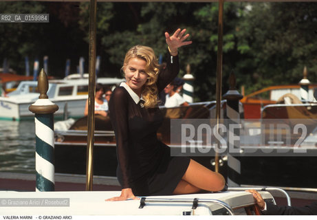 Caption: Nome: .MARINI VALERIA.Descrizione: .CINEMA ATTRICE TELEVISIONE SOUBRETTE / GESTICOLA.Credit: ©Graziano Arici/Rosebud2 / Costo: .A.Nazione: .ITALIA.Cittˆ: ..Data: .1996