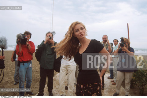 Caption: Nome:.BEART EMANUELLE .Descrizione:.CINEMA ATTRICE  / CON SANDRINE BONNAIRE ALLA MOSTRA DEL CINEMA FOTOGRAFI.CINEMA ACTRESS / WITH SANDRINE BONNAIRE AT THE {VENICE} FILM FESTIVAL.Credit:.Graziano Arici/Rosebud2/.Costo:.A.Nazione:.FRANCIA.FRANCE.Cittˆ:..Data:.1998