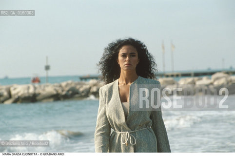 Caption: Nome: .CUCINOTTA MARIA GRAZIA.Descrizione: .CINEMA ATTRICE AL MARE.Credit: ©Graziano Arici/Rosebud2 / Costo: .A.Nazione: .ITALIA.Cittˆ: ..Data: .1994