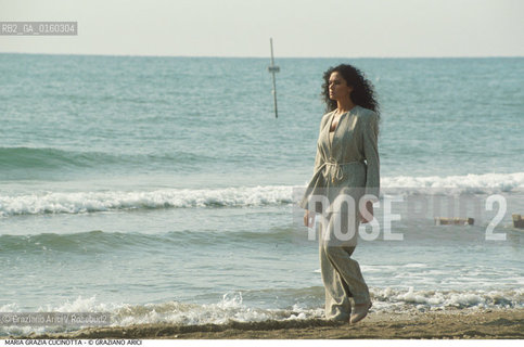 Caption: Nome: .CUCINOTTA MARIA GRAZIA.Descrizione: .CINEMA ATTRICE AL MARE.Credit: ©Graziano Arici/Rosebud2 / Costo: .A.Nazione: .ITALIA.Cittˆ: ..Data: .1994