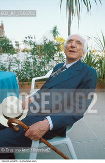 Caption: Nome: .MUSATTI CESARE.Descrizione: .PSICOLOGIA PSICOLOGO PSICANALISI PSICANALISTA SAGGISTA/CON BASTONE E CAPPELLO.Credit: ©Graziano Arici/Rosebud2 / Costo: .A.Nazione: .ITALIA.Cittˆ: ..Data: .1985