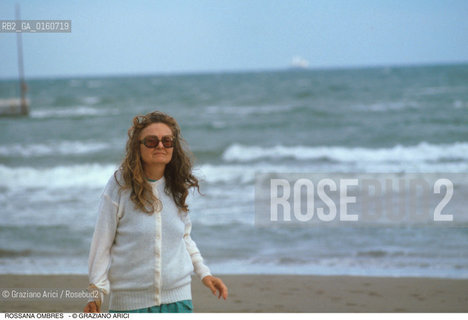 Caption: Nome: .OMBRES ROSANNA.Descrizione: .LETTERATURA SCRITTRICE/AL MARE.Credit: ©Graziano Arici/Rosebud2 / Costo: .A.Nazione: .ITALIA.Cittˆ: ..Data: .1989