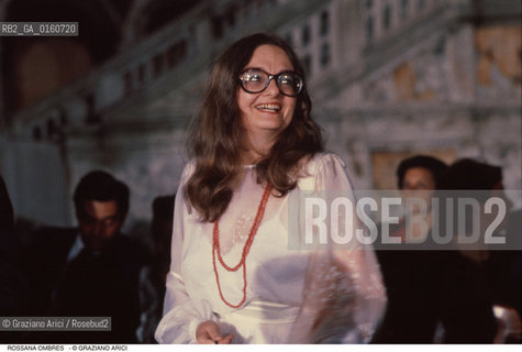 Caption: Nome: .OMBRES ROSANNA.Descrizione: .LETTERATURA SCRITTRICE/CON OCCHIALI.Credit: ©Graziano Arici/Rosebud2 / Costo: .A.Nazione: .ITALIA.Cittˆ: ..Data: .1988
