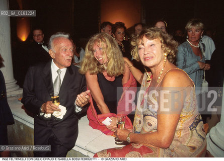 Caption:  Nome: .FELTRINELLI INGE.Descrizione: .LETTERATURA EDITORE AL PREMIO CAMPIELLO CON GIULIO EINAUDI E LA SCRITTRICE ISABELLA BOSSI FEDRIGOTTI.Credit: ©Graziano Arici/Rosebud2 / Costo: .A.Nazione: .ITALIA.Cittˆ: ..Data: .1994