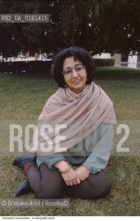 Caption: Nome: .RANDHAWA RAVINDER.Descrizione: .LETTERATURA SCRITTRICE/CON SCIALLE.Credit: ©Graziano Arici/Rosebud2 / Costo: .A.Nazione: .INDIA.Cittˆ: ..Data: .1997