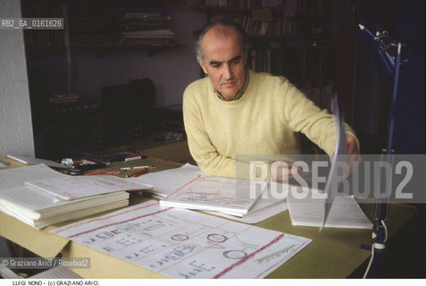 Nome: .NONO LUIGI.Descrizione: .MUSICA CLASSICA ELETTRONICA COMPOSITORE CONTEMPORANEO/CON SPARTITI NELLA SUA CASA.Credit: ©Graziano Arici/Rosebud2 / Costo: .A.Nazione: .ITALIA.Cittˆ: .VENEZIA.Data: .1983