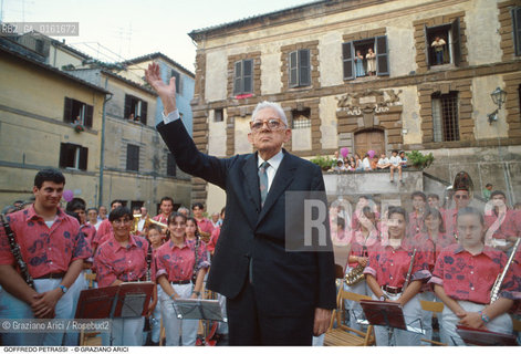 Caption: Nome: .PETRASSI GOFFREDO.Descrizione: .MUSICA CLASSICA COMPOSITORE CONTEMPORANEO/CON LA BANDA IL GIORNO DEL SUO NOVANTESIMO COMPLEANNO A ZAGAROLO SUO PAESE NATALE.Credit: ©Graziano Arici/Rosebud2 / Costo: .A.Nazione: .ITALIA.Cittˆ: .ZAGAROLO.Data: .1990