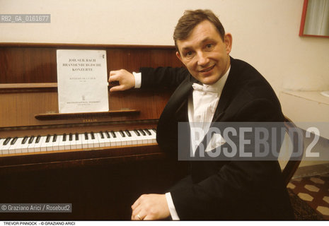 Caption: Nome: .PINNOCK TREVOR.Descrizione: .MUSICA CLASSICA DIRETTORE DORCHESTRA PIANISTA CLAVICEMBALISTA/CON PIANOFORTE.Credit: ©Graziano Arici/Rosebud2 / Costo: .A.Nazione: .GRAN BRETAGNA.Cittˆ: ..Data: .1992