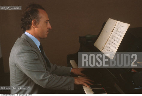 Caption: Nome: .POLLINI MAURIZIO.Descrizione: .MUSICA CLASSICA PIANISTA/AL PIANOFORTE CON SPARTITO.Credit: ©Graziano Arici/Rosebud2 / Costo: .A.Nazione: .ITALIA.Cittˆ: ..Data: .1992