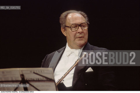 Caption: Nome: .RAMPAL JEAN-PIERRE.Descrizione: .MUSICA CLASSICA FLAUTISTA/AL FLAUTO CON SPARTITO.Credit: ©Graziano Arici/Rosebud2 / Costo: .A.Nazione: .FRANCIA.Cittˆ: ..Data: .1993