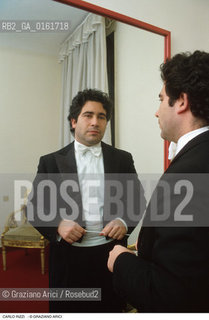 Caption: Nome: .RIZZI CARLO.Descrizione: .MUSICA CLASSICA DIRETTORE DORCHESTRA/ALLO SPECCHIO.Credit: ©Graziano Arici/Rosebud2 / Costo: .A.Nazione: .ITALIA.Cittˆ: ..Data: .1995
