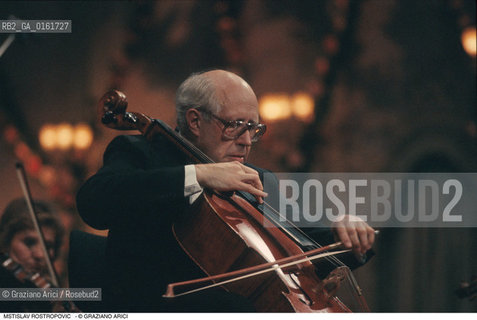 Caption: Nome: .ROSTROPOVIC MSTISLAV.Descrizione: .MUSICA CLASSICA DIRETTORE DORCHESTRA VIOLONCELLISAT/AL VIOLONCELLO.Credit: ©Graziano Arici/Rosebud2 / Costo: .A.Nazione: .RUSSIA.Cittˆ: ..Data: .1994