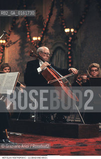 Nome: .ROSTROPOVIC MSTISLAV.Descrizione: .MUSICA CLASSICA DIRETTORE DORCHESTRA VIOLONCELLISAT/AL VIOLONCELLO.Credit: ©Graziano Arici/Rosebud2 / Costo: .A.Nazione: .RUSSIA.Cittˆ: .VENEZIA.Data: .1994.