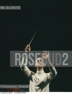 Caption: Nome: .SCIMONE CLAUDIO.Descrizione: .MUSICA CLASSICA DIRETTORE DORCHESTRA I SOLISTI VENETI/DIRIGE.Credit: ©Graziano Arici/Rosebud2 / Costo: .A.Nazione: .ITALIA.Cittˆ: ..Data: .1994