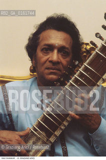 Caption: Nome: .SHANKAR RAVI.Descrizione: .MUSICA CLASSICA COMPOSITORE/CON SITAR.Credit: ©Graziano Arici/Rosebud2 / Costo: .A.Nazione: .INDIA.Cittˆ: ..Data: .1993