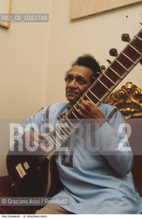 Caption: Nome: .SHANKAR RAVI.Descrizione: .MUSICA CLASSICA COMPOSITORE/CON SITAR.Credit: ©Graziano Arici/Rosebud2 / Costo: .A.Nazione: .INDIA.Cittˆ: ..Data: .1994