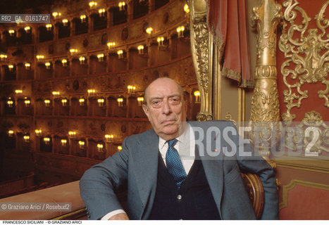 Caption: Nome: .SICILIANI FRANCESCO.Descrizione: .MUSICA CLASSICA COMPOSITORE CONTEMPORANEO ORGANIZZATORE MUSICALE/NEL GRAN TEATRO LA FENICE.Credit: ©Graziano Arici/Rosebud2 / Costo: .A.Nazione: .ITALIA.Cittˆ: ..Data: .1995
