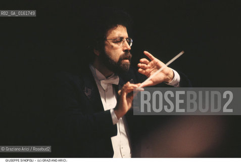 Nome: .SINOPOLI GIUSEPPE.Descrizione: .MUSICA CLASSICA DIRETTORE DORCHESTRA/DIRIGE.Credit: ©Graziano Arici/Rosebud2 / Costo: .A.Nazione: .ITALIA.Cittˆ: .VENEZIA.Data: .1995.