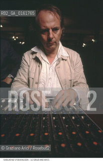 Nome: .STOCKHAUSEN KARLHEINZ.Descrizione: .MUSICA CLASSICA ELETTRONICA COMPOSITORE CONTEMPORANEO/AL MIXER.Credit: ©Graziano Arici/Rosebud2 / Costo: .A.Nazione: .GERMANIA.Cittˆ: .VENEZIA.Data: .1989.