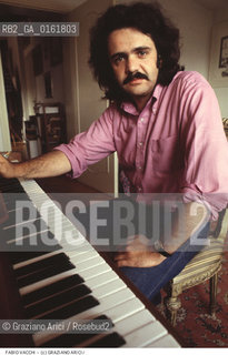 Nome: .VACCHI FABIO.Descrizione: .MUSICA CLASSICA COMPOSITORE CONTEMPORANEO/CON PIANOFORTE.Credit: ©Graziano Arici/Rosebud2 / Costo: .A.Nazione: .ITALIA.Cittˆ: .VENEZIA.Data: .1989.
