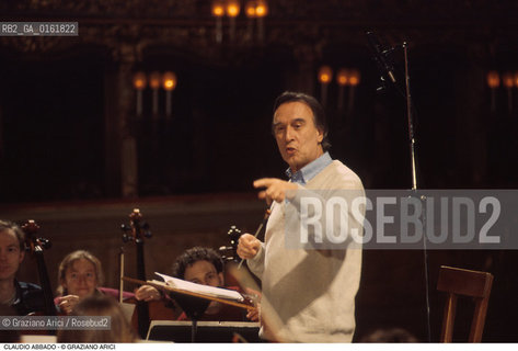 Caption: Nome: .ABBADO CLAUDIO.Descrizione: .MUSICA CLASSICA DIRETTORE DORCHESTRA/DIRIGE ALLA FENICE.Credit: ©Graziano Arici/Rosebud2 / Costo: .A.Nazione: .ITALIA.Cittˆ: ..Data: .1991