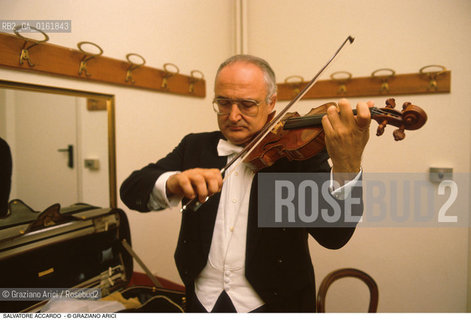Caption: Nome: .ACCARDO SALVATORE.Descrizione: .MUSICA CLASSICA VIOLINISTA/AL VIOLINO.Credit: ©Graziano Arici/Rosebud2 / Costo: .A.Nazione: .ITALIA.Cittˆ: ..Data: .1993
