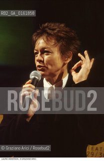 Caption: Nome: .ANDERSON LAURIE.Descrizione: .MUSICA ELETTRONICA ROCK MULTIMEDIA COMPOSITRICE CONTEMPORANEA CANTANTE VIOLINISTA.Credit: ©Graziano Arici/Rosebud2 / Costo: .A.Nazione: .USA.Cittˆ: ..Data: .1996
