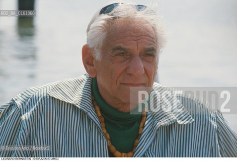 Caption: Nome: .BERNSTEIN LEONARD.Descrizione: .MUSICA CLASSICA COMPOSITORE DIRETTORE DORCHESTRA/CON COLLANA.Credit: ©Graziano Arici/Rosebud2 / Costo: .A.Nazione: .USA.Cittˆ: ..Data: .1993