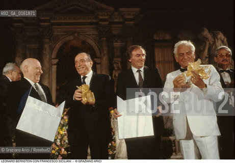 Caption: Nome: .BERNSTEIN LEONARD.Descrizione: .MUSICA CLASSICA COMPOSITORE DIRETTORE DORCHESTRA/PREMIO UNA VITA PER LA MUSICA BRUNO TOSI FRANCESCO SICILIANI.Credit: ©Graziano Arici/Rosebud2 / Costo: .A.Nazione: .USA.Cittˆ: ..Data: .1993