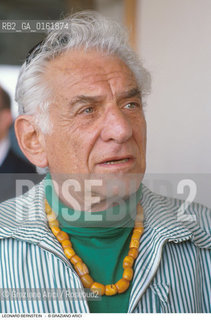 Caption: Nome: .BERNSTEIN LEONARD.Descrizione: .MUSICA CLASSICA COMPOSITORE DIRETTORE DORCHESTRA/CON COLLANA.Credit: ©Graziano Arici/Rosebud2 / Costo: .A.Nazione: .USA.Cittˆ: ..Data: .1993