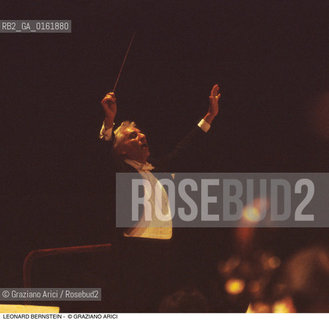 Caption: Nome: .BERNSTEIN LEONARD.Descrizione: .MUSICA CLASSICA COMPOSITORE DIRETTORE DORCHESTRA/DIRIGE.Credit: ©Graziano Arici/Rosebud2 / Costo: .A.Nazione: .USA.Cittˆ: ..Data: .1983