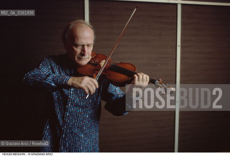 Caption: Nome: .MENUHIN YEHUDI.Descrizione: .MUSICA CLASSICA VIOLINISTA DIRETTORE DORCHESTRA/AL VIOLINO.Credit: ©Graziano Arici/Rosebud2 / Costo: .A.Nazione: .USA.Cittˆ: ..Data: .1993