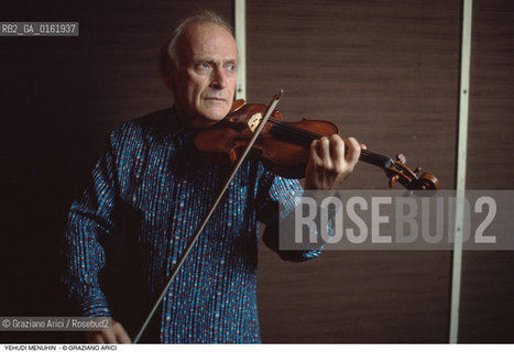 Caption: Nome: .MENUHIN YEHUDI.Descrizione: .MUSICA CLASSICA VIOLINISTA DIRETTORE DORCHESTRA/AL VIOLINO.Credit: ©Graziano Arici/Rosebud2 / Costo: .A.Nazione: .USA.Cittˆ: ..Data: .1993