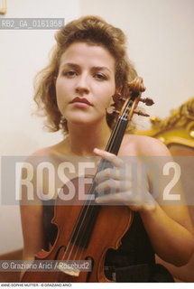 Caption: Nome: .MUTTER ANNE-SOPHIE.Descrizione: .MUSICA CLASSICA VIOLINISTA/CON VIOLINO.Credit: ©Graziano Arici/Rosebud2 / Costo: .A.Nazione: .GERMANIA.Cittˆ: ..Data: .1994