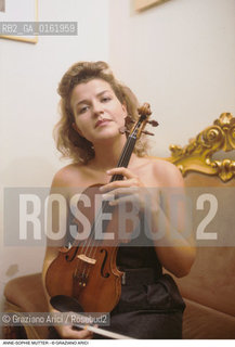 Caption: Nome: .MUTTER ANNE-SOPHIE.Descrizione: .MUSICA CLASSICA VIOLINISTA/CON VIOLINO.Credit: ©Graziano Arici/Rosebud2 / Costo: .A.Nazione: .GERMANIA.Cittˆ: ..Data: .1994